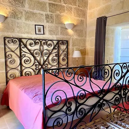 Unique Farmhouse-4 Double Bedroom, Quiet W/views * Għarb