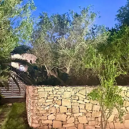 Villa Unique Farmhouse-4 Double Bedroom, Quiet W/views *