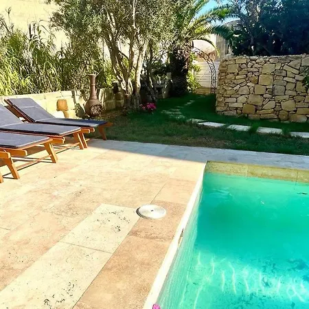 Unique Farmhouse-4 Double Bedroom, Quiet W/views * 가르브